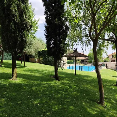 Casa Con Jardín Entre Y Puy Du Fou Toledo
